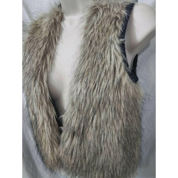 JJBasics Womens Faux Fur Vest Slim Fit - Picture 2 of 5